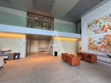 Kernsanierte Büroflächen mit außreichend Stellplätzen im Kölner Westen, 50859 Köln, Büro/Praxis