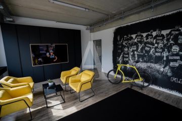 Bürohaus mit Fitnesstudio, 50354 Hürth, Büro/Praxis