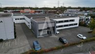 PRODUKTIONSHALLE MIT BÜROFLÄCHEN | EBENERDIG | STARKSTROM + DRUCKLUFT | ZEITNAH VERFÜGBAR - Außenansicht